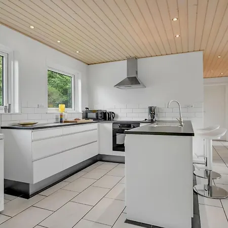 3 Bedroom Stunning Home In Ry * Ry